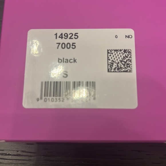 Limited Edition Fendi x Skims Mid Support Tights in Black size Small- New in box - Picture 6 of 6